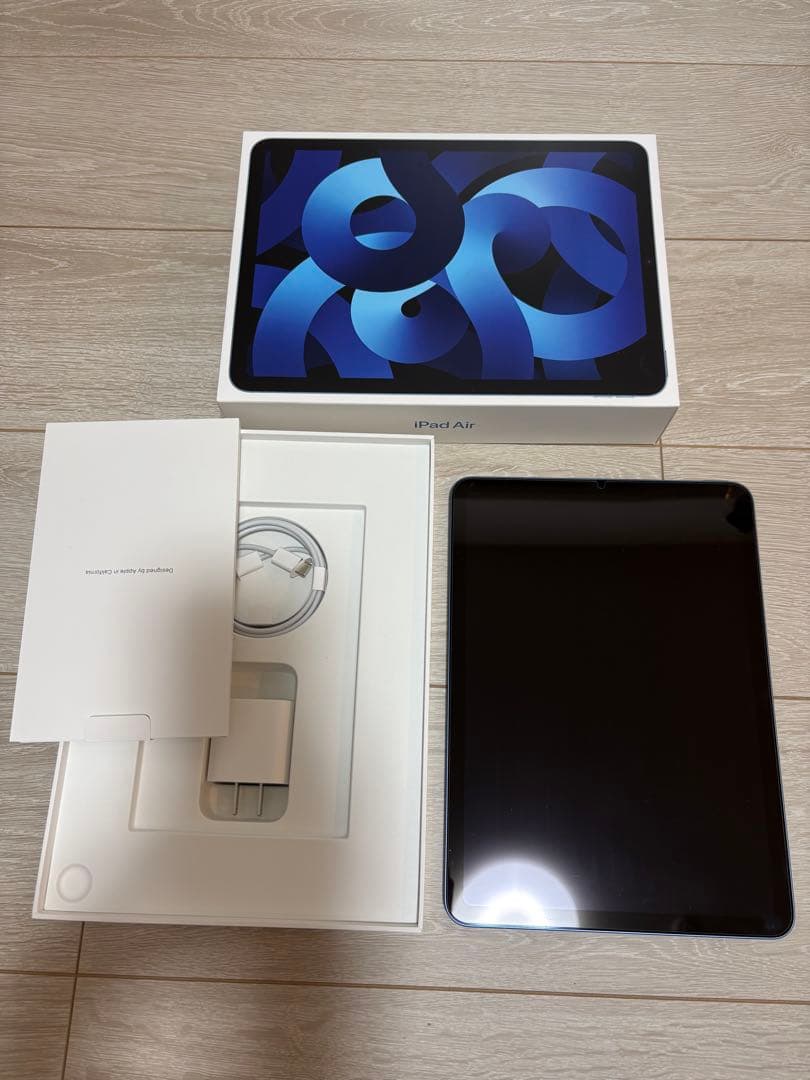 【美品】iPad Air 第五世代（M1）64GB ブルー