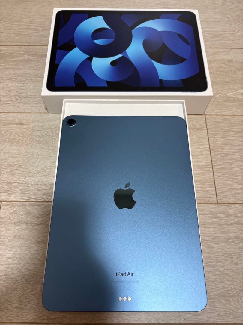 【美品】iPad Air 第五世代（M1）64GB ブルー