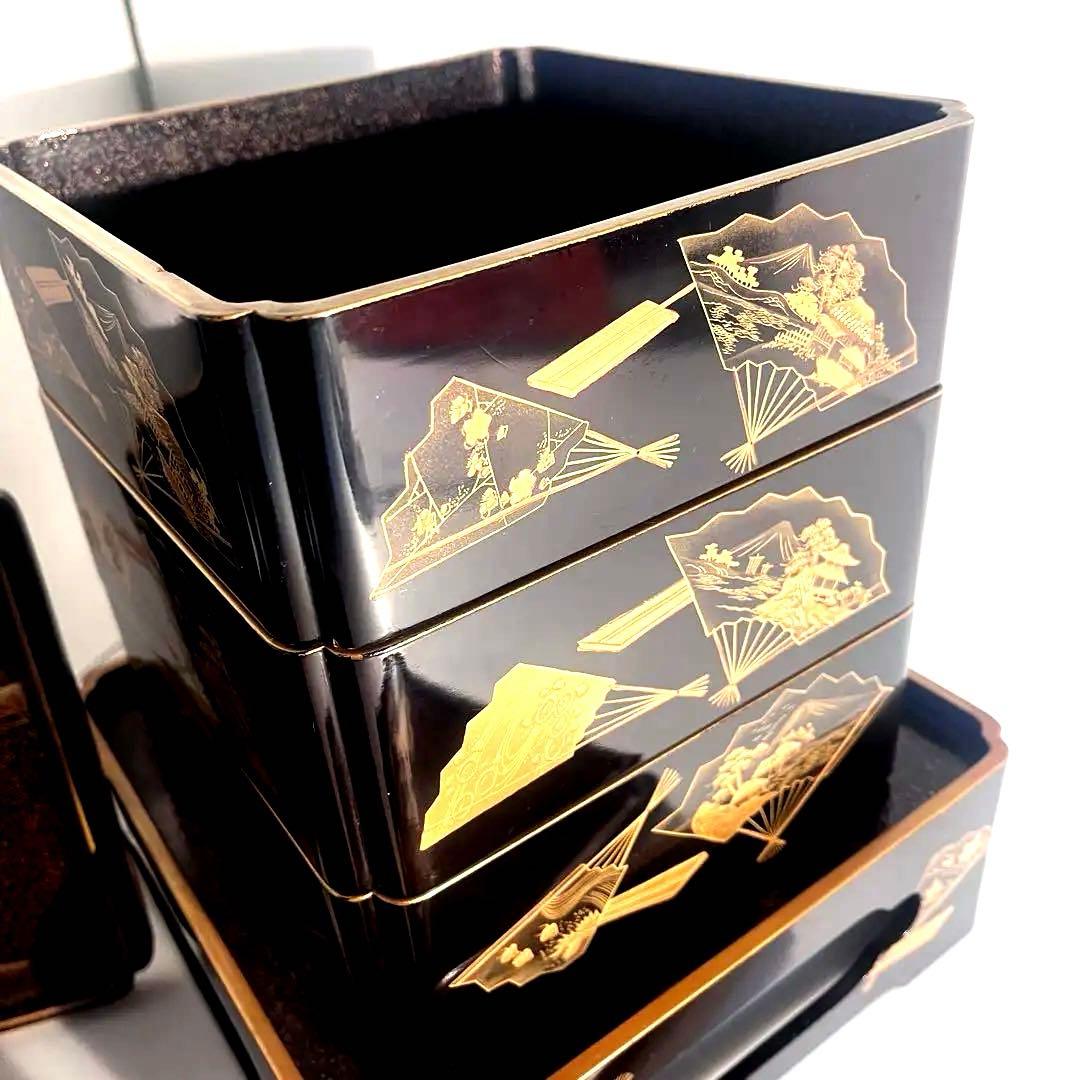 蒔絵　四段重　平台付　木製重箱　漆塗り　金彩