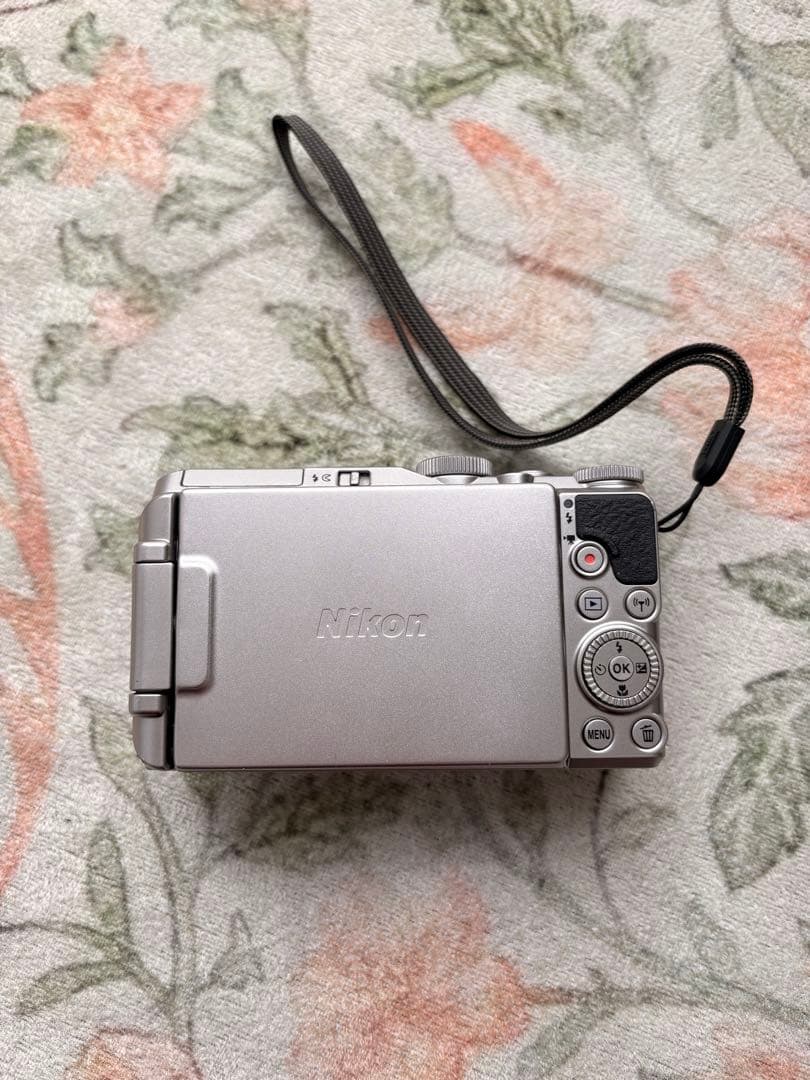 【美品】Nikon COOLPIX デジタルカメラ　S9900 SDカード付き