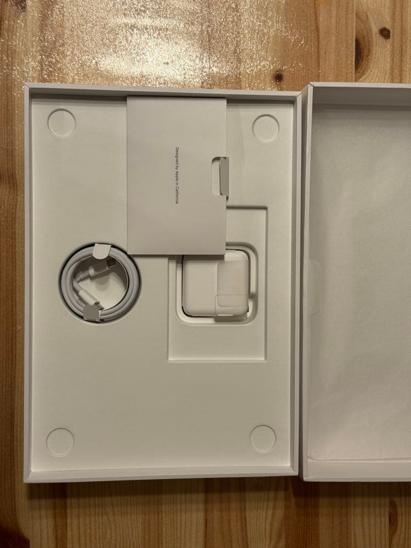 美品　MacBookAir 13インチ 8GB 256GB M1 スペースグレー