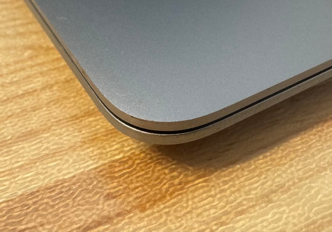 美品　MacBookAir 13インチ 8GB 256GB M1 スペースグレー