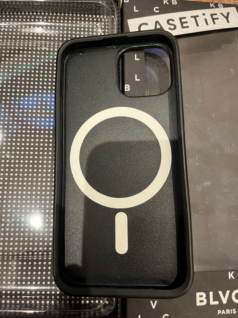 CASSETiFY BLVCK PARIS iPhone13mini ケース