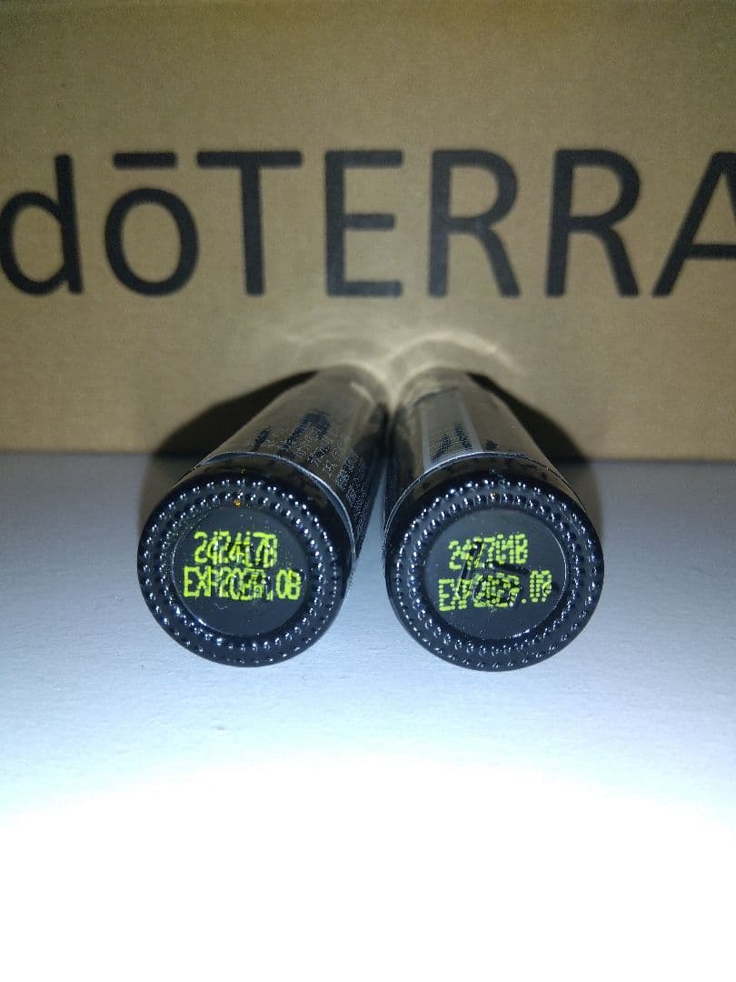 ドテラdoTERRAウィスパータッチ ネロリタッチ各10ml【新品未開封】