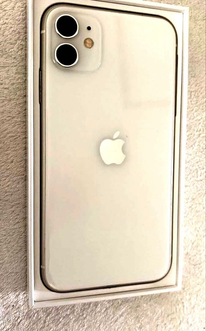 Apple iPhone 11 ホワイト64GB 本体のみ