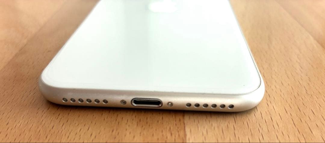 【美品】iPhone SE (第3世代) ホワイト 64GB 本体