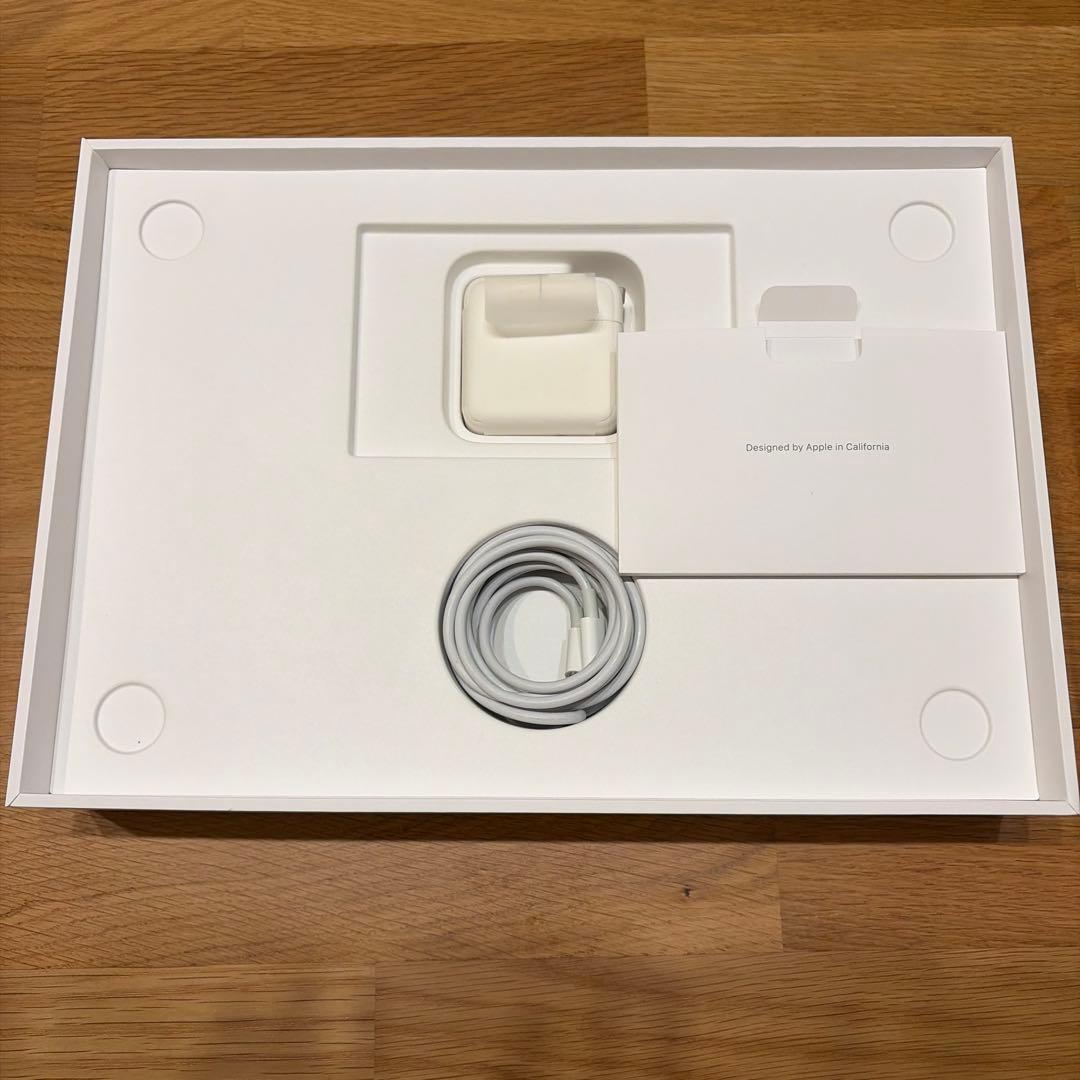 MacBook Air 13インチ（M1/8GB/256GB）