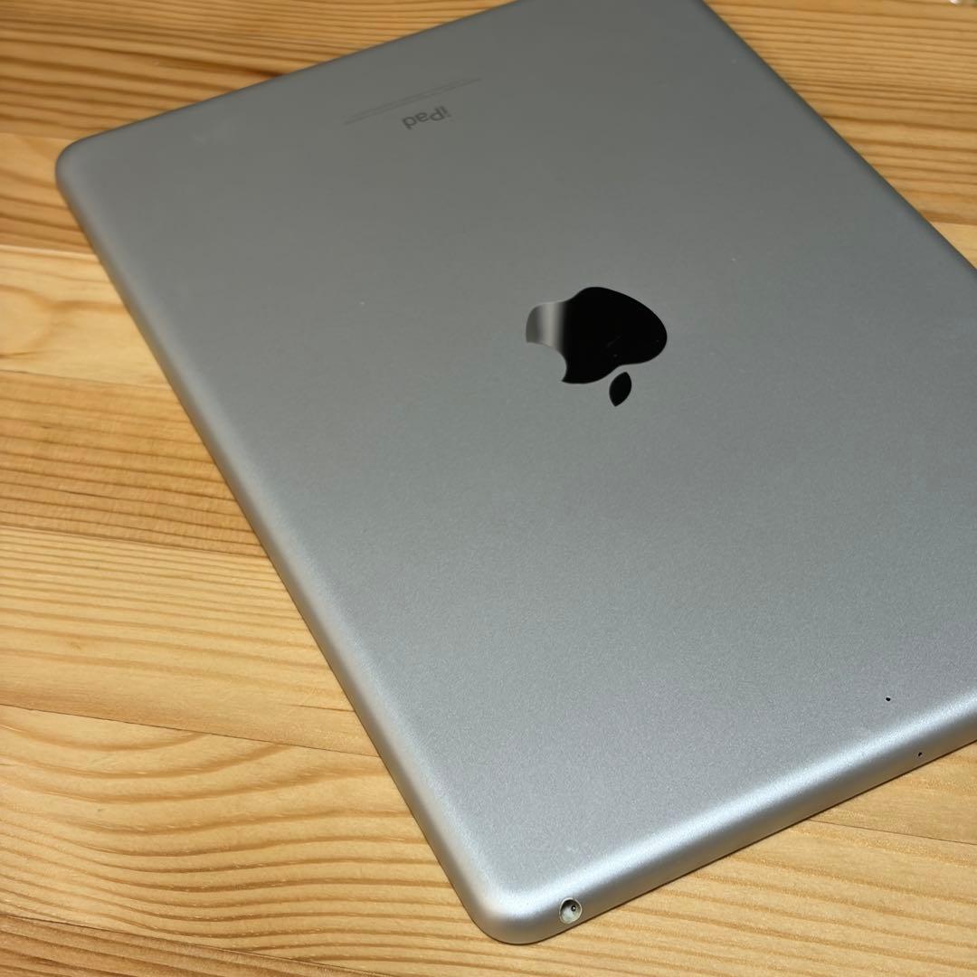 バ*ネ様 iPad 第5世代 32GB 538011