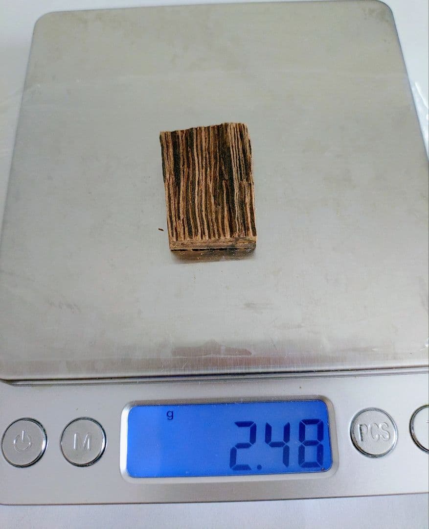 古渡命銘木　眞那賀　2.48g 1点物 沈香　香木　お香 [ウ眞那賀]