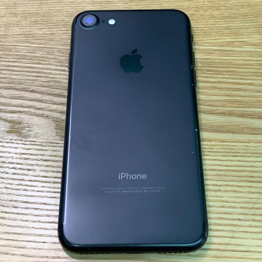 スマートフォン本体 M5 au iPhone 7 32GB Black