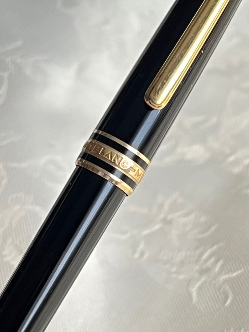 Montblanc ボールペン ブラック　ドイツで購入