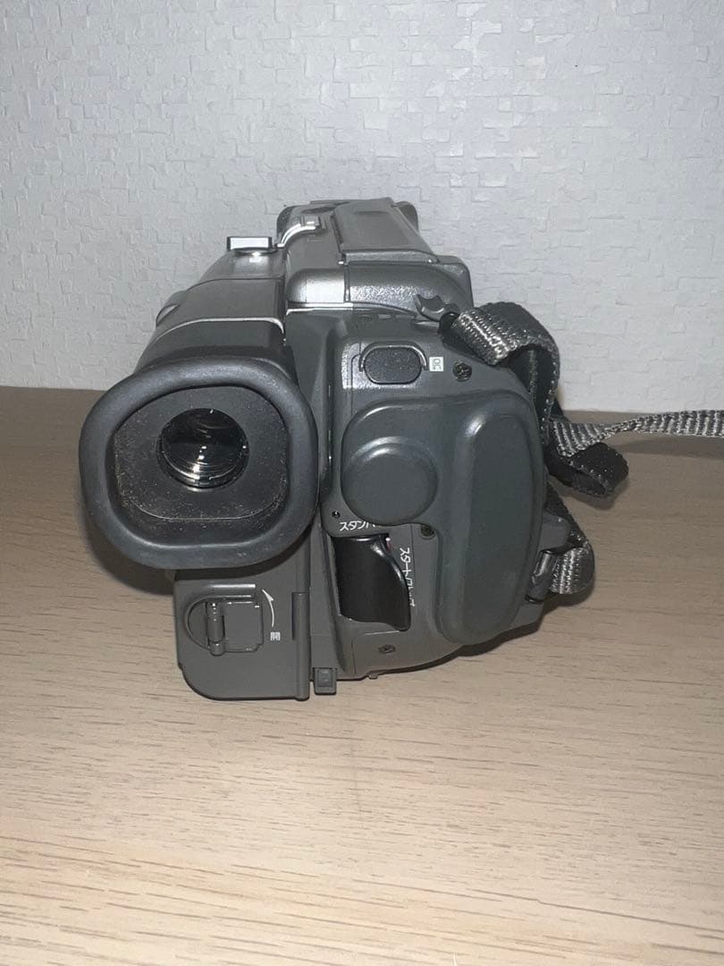 SONYのVideoHi8規格に対応したHandycam、モデルCCD-TR1
