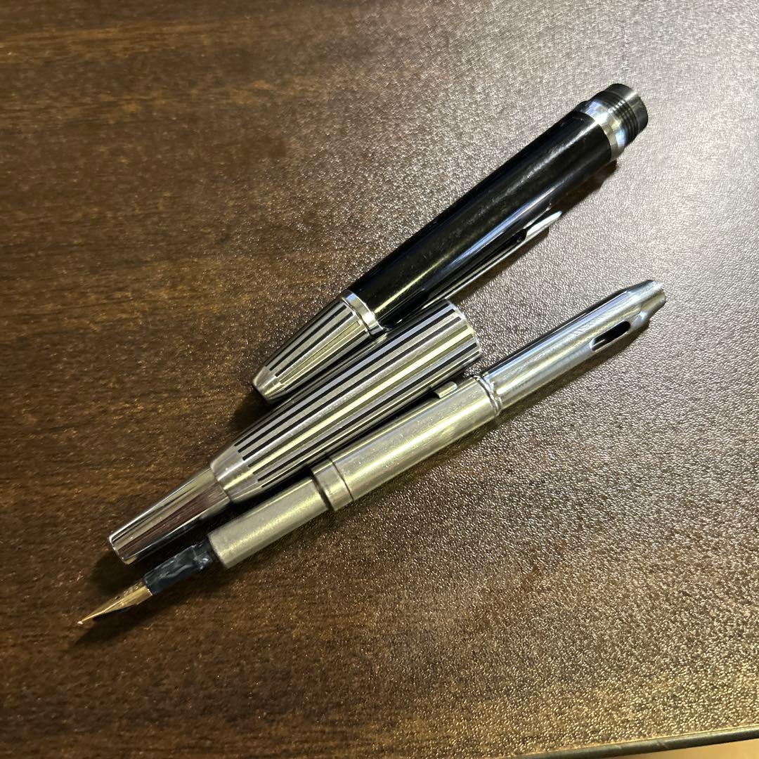 PILOT パイロット　キャップレス　capless蝕刻　万年筆　廃番