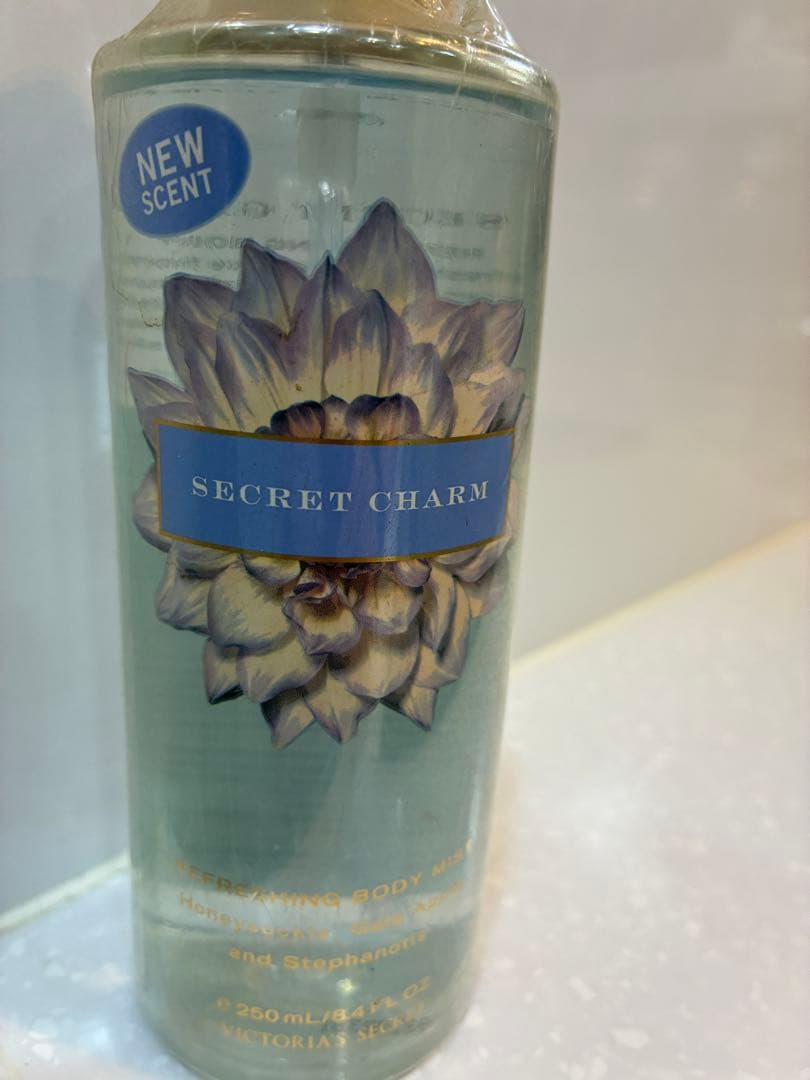 SECRET CHARM ボディミスト 250ml 新しい香り