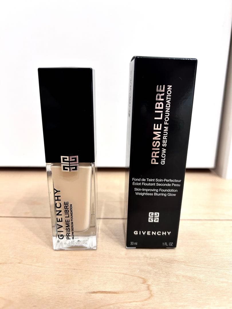 ファンデーション GIVENCHY PRISMELIBREGLOW SERUMFOUNDATION