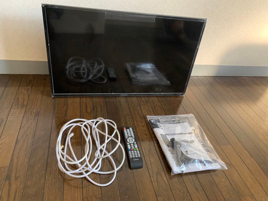 Qriom 32V 2K ハイビジョン液晶テレビ QRT-32W2K