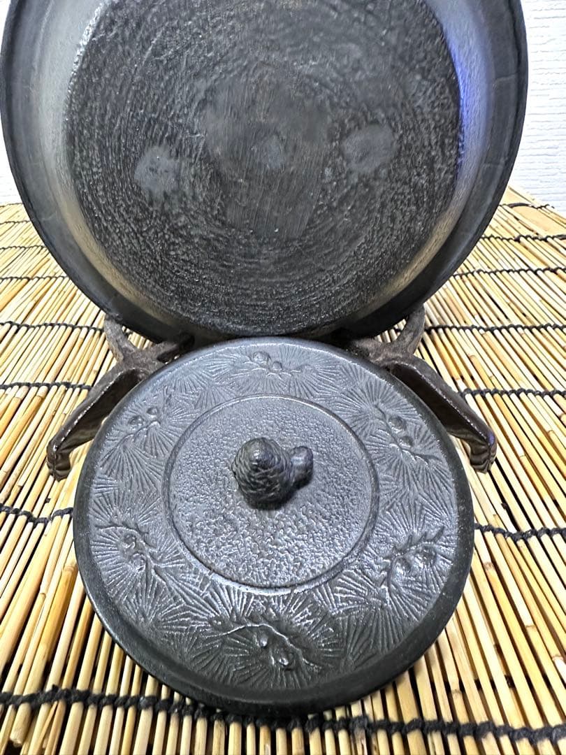 未使用品、木箱付　横倉嘉山造　１５型末紋様　 鉄瓶 しろくまくま様　売約済み
