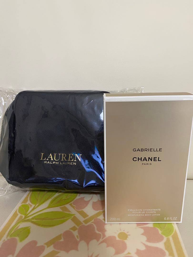 新品　未開封　CHANEL ガブリエル　シャネル　ボディーローション　ポーチ付き