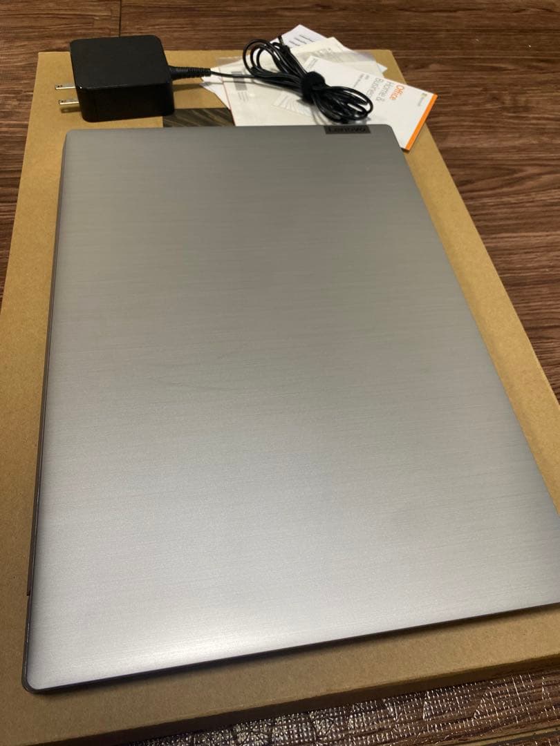極美品 Lenovo IdeaPad 3 15ADA05 Ryzen5 3500
