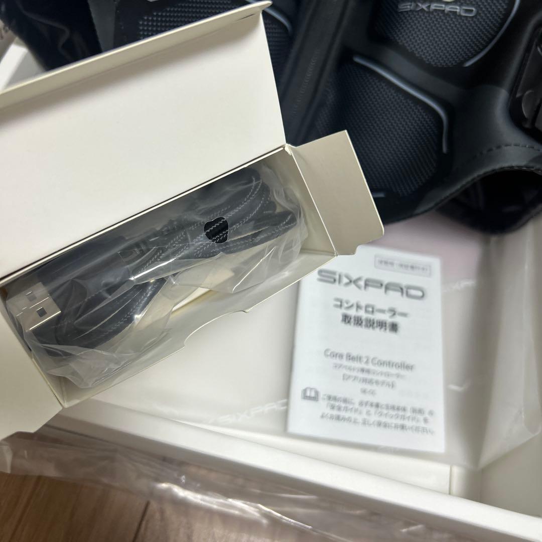 【ほぼ新品】SIXPADコアベルト2　最新モデル Sサイズ ジェル不要