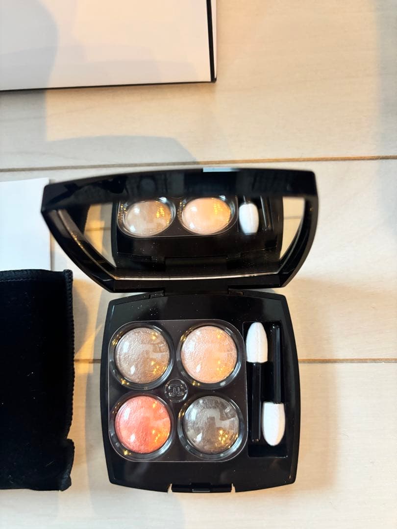 CHANEL レ キャトル オンブル204 新品　➕美容液サンプル付