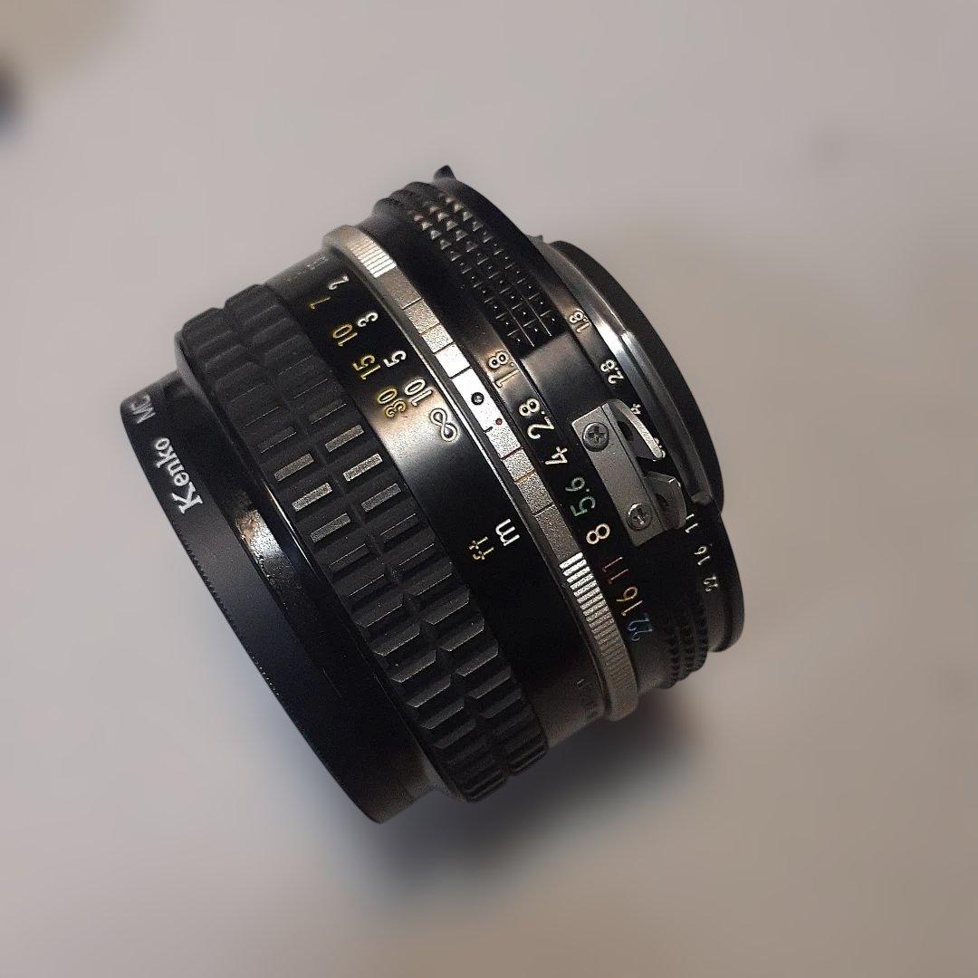 Nikon FE 一眼レフカメラ Nikkor 50mmレンズ付き