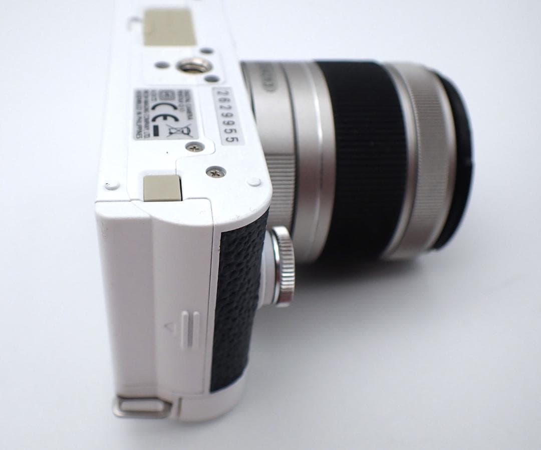 限定色PENTAX Q-s1＋02レンズ+バッテリー＋充電器　美品!!