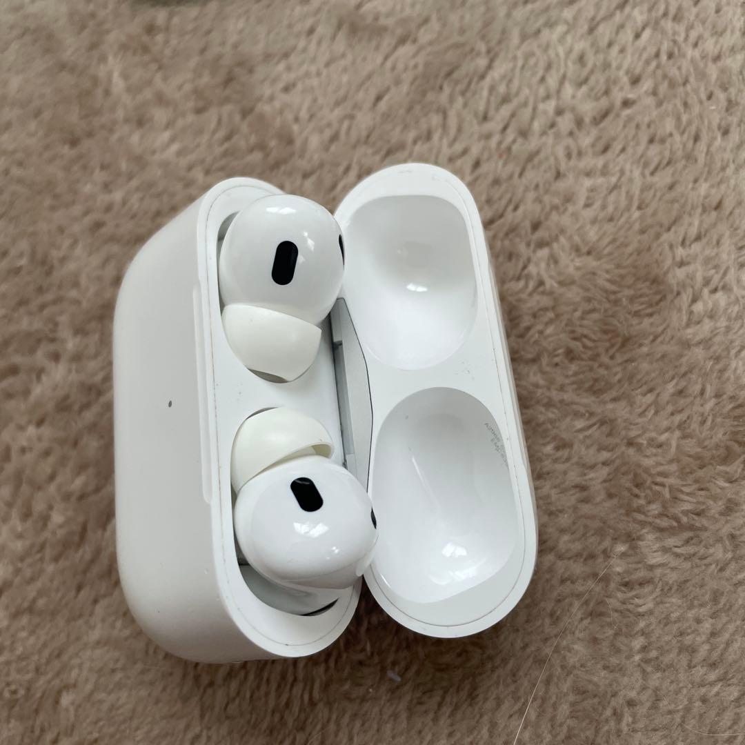 AirPods本体 ホワイト 充電ケース付き　第二世代