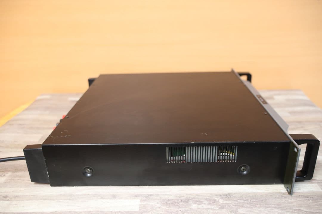 ②SONY　プロ用パワーアンプ