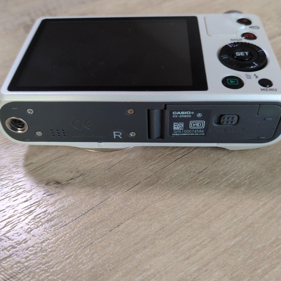 CASIO EXILIM EX-ZR800 ホワイト
