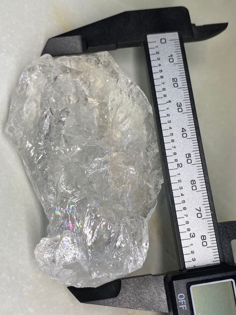 T1063-1ヒマラヤ水晶カチ割り原石虹入り　高透明度アイリスクォーツ加工材料