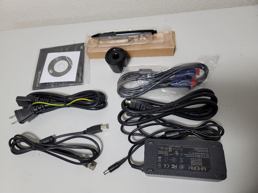 美品　HUION Kamvas GT-191 19.5型液晶ペンタブレット