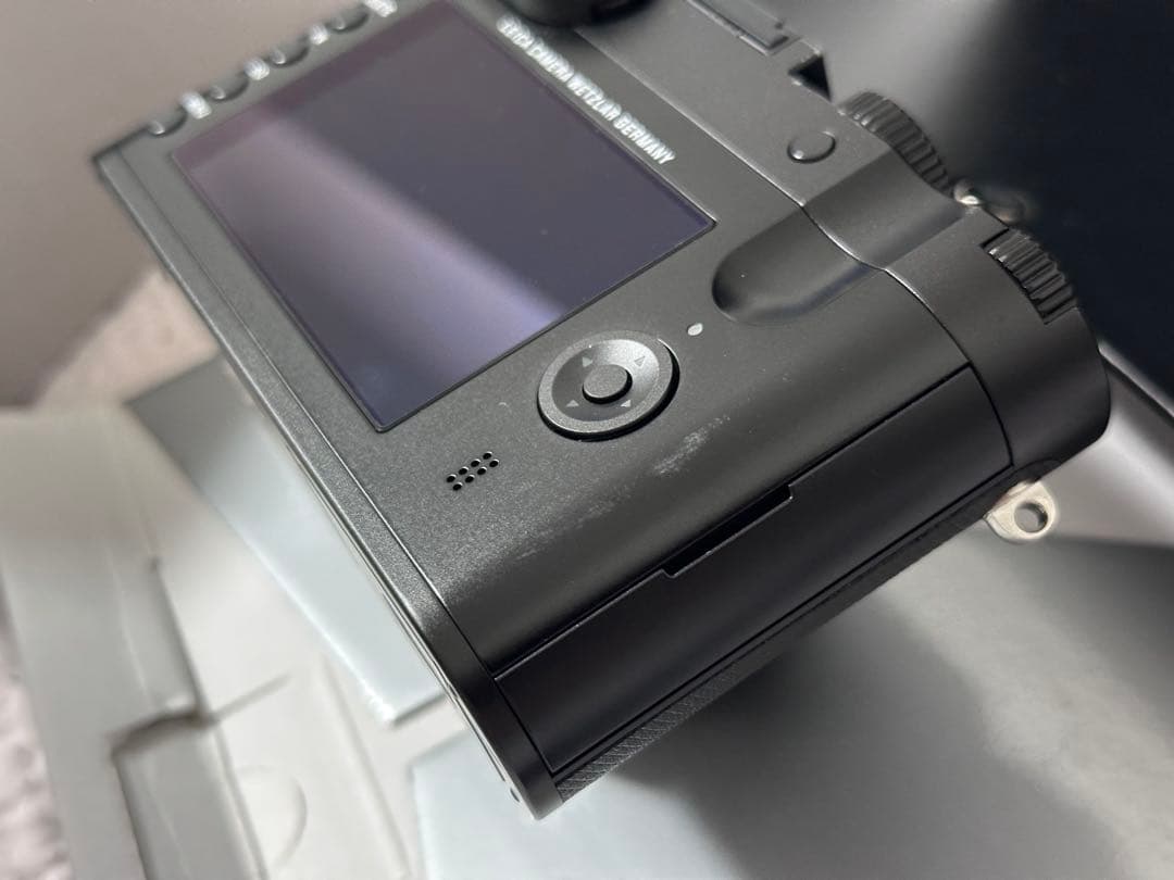 【良品】Leica Q (Typ 116) ライカQ 純正ハーフケース付