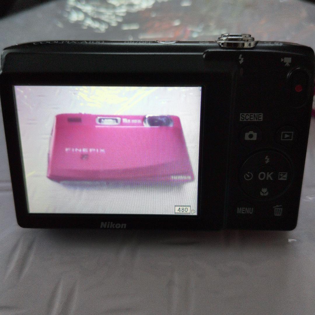 Nikon COOLPIX A100 デジカメ　レッド