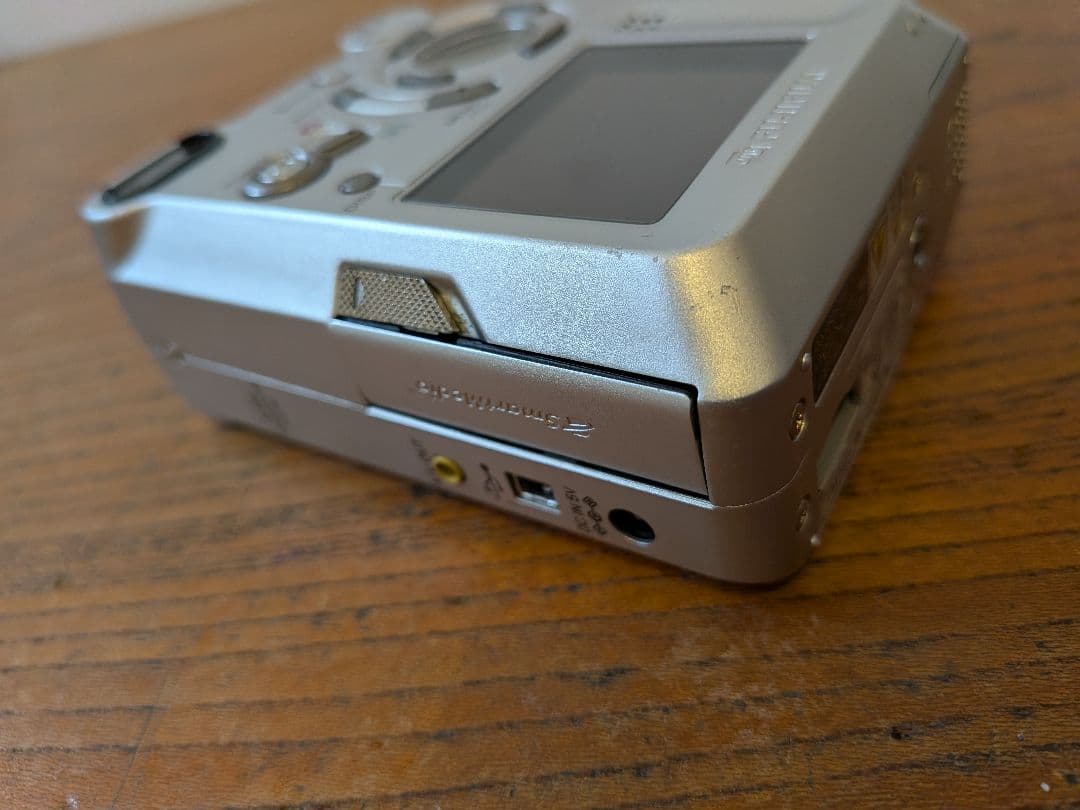デジタルカメラ FUJIFILM FinePix 6800Zoom