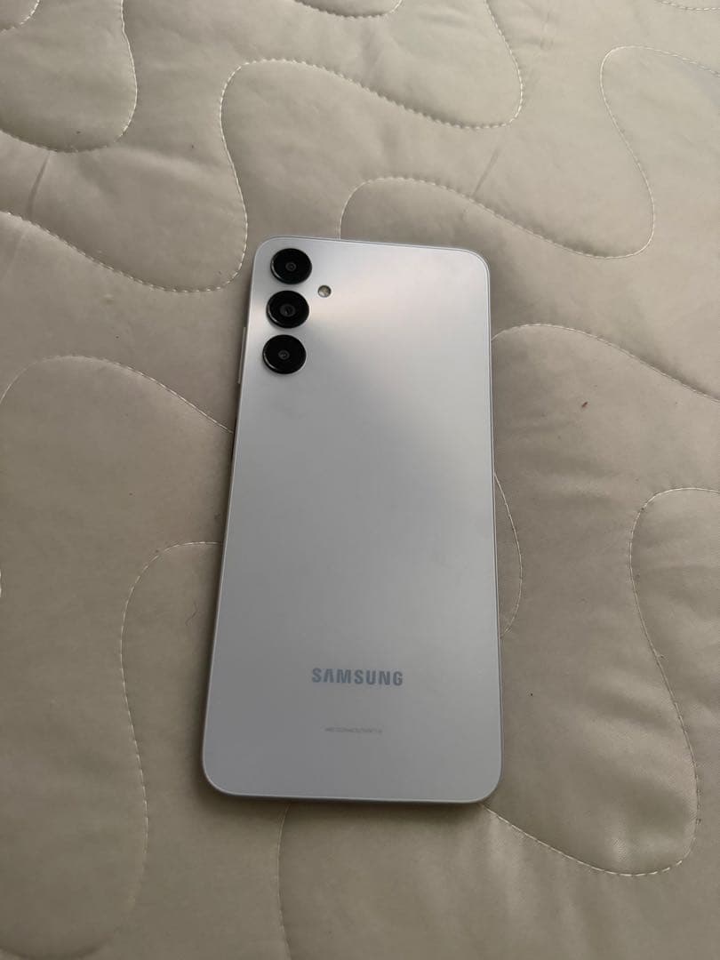 Samsung スマートフォン 本体 ホワイトA05s