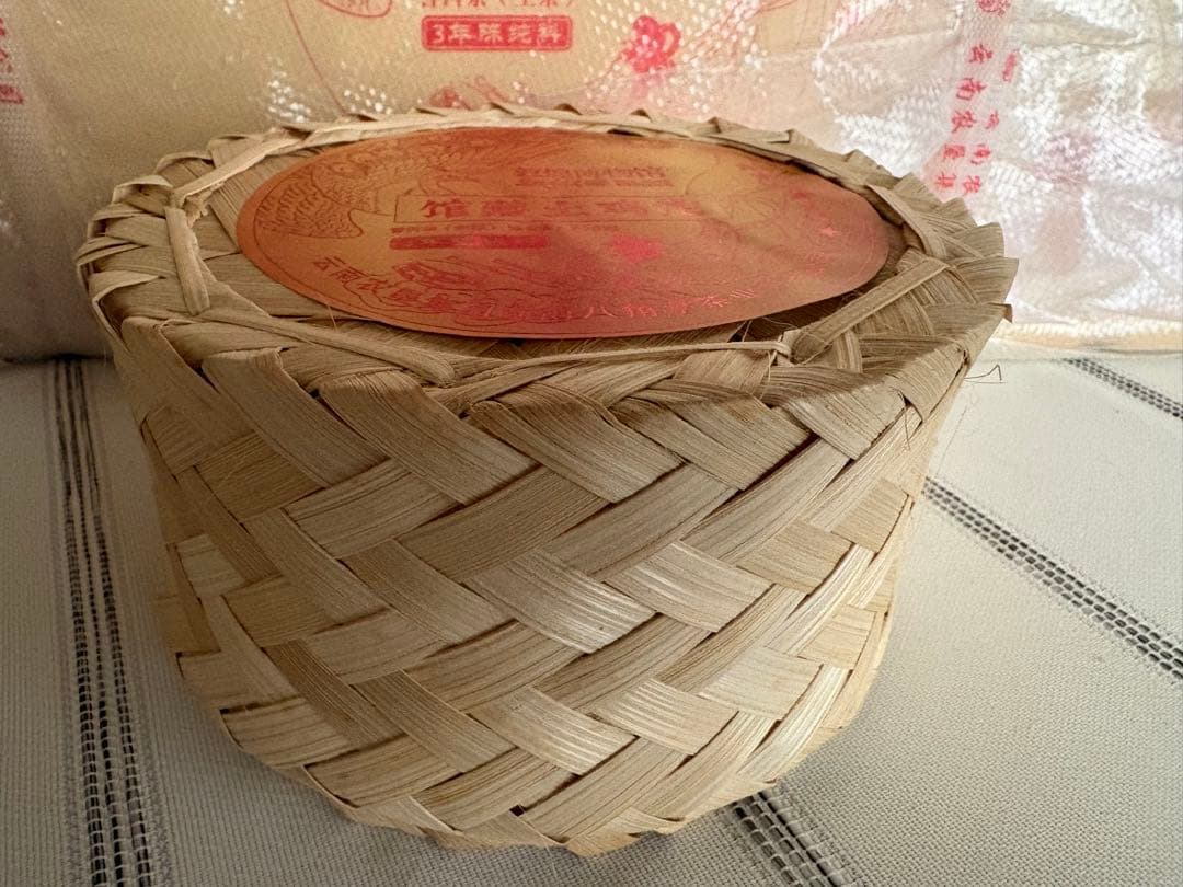 プーアル茶有名ブランド　八角亭　敦煌博物館　コラボ　土鶏沱　生茶　５００ｇ