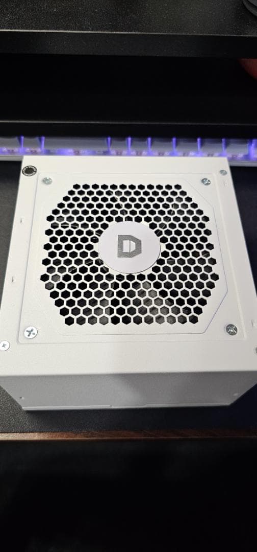 750W-GOLD-ATX31-WH 電源ユニット