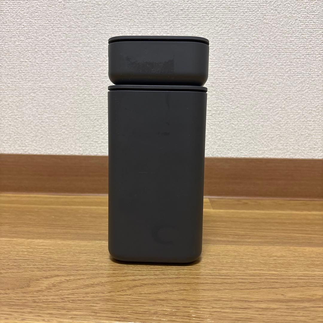 docomo Wi-Fiルーター コンパクト グレー(個人的にはブラックみたい)