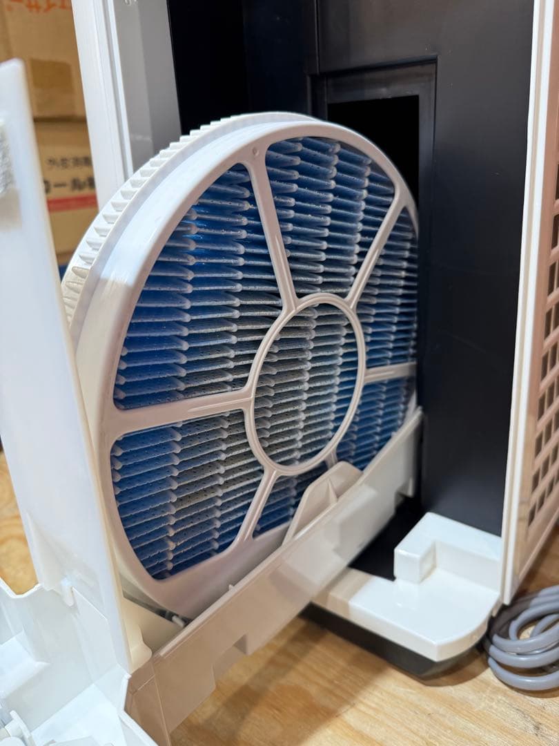 SHARP シャープ KC-F70-W 加湿空気清浄機　2022年製