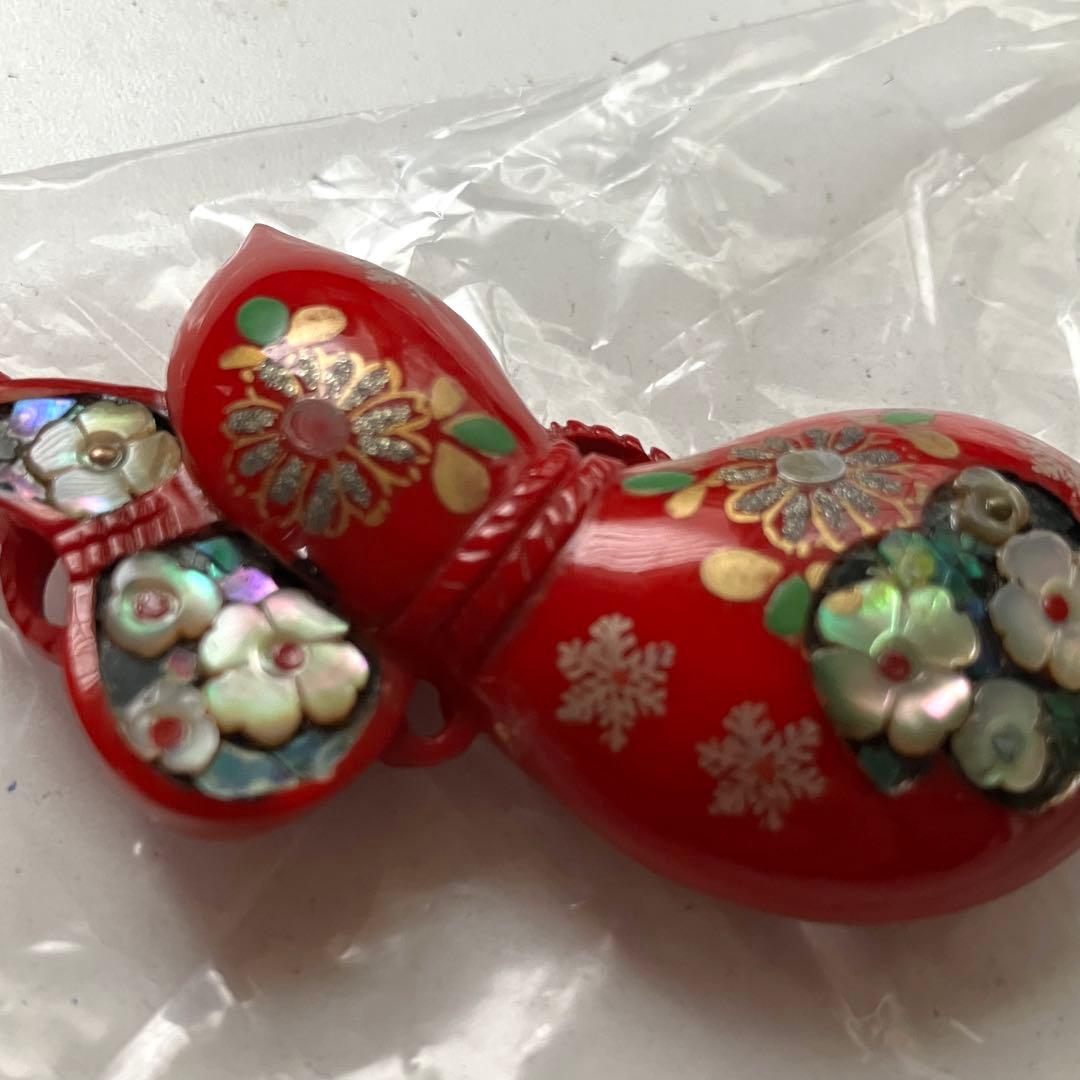 帯留め　瓢ひょうたん　螺鈿蝶貝蒔絵細工漆器　骨董帯留アンティーク着物和装