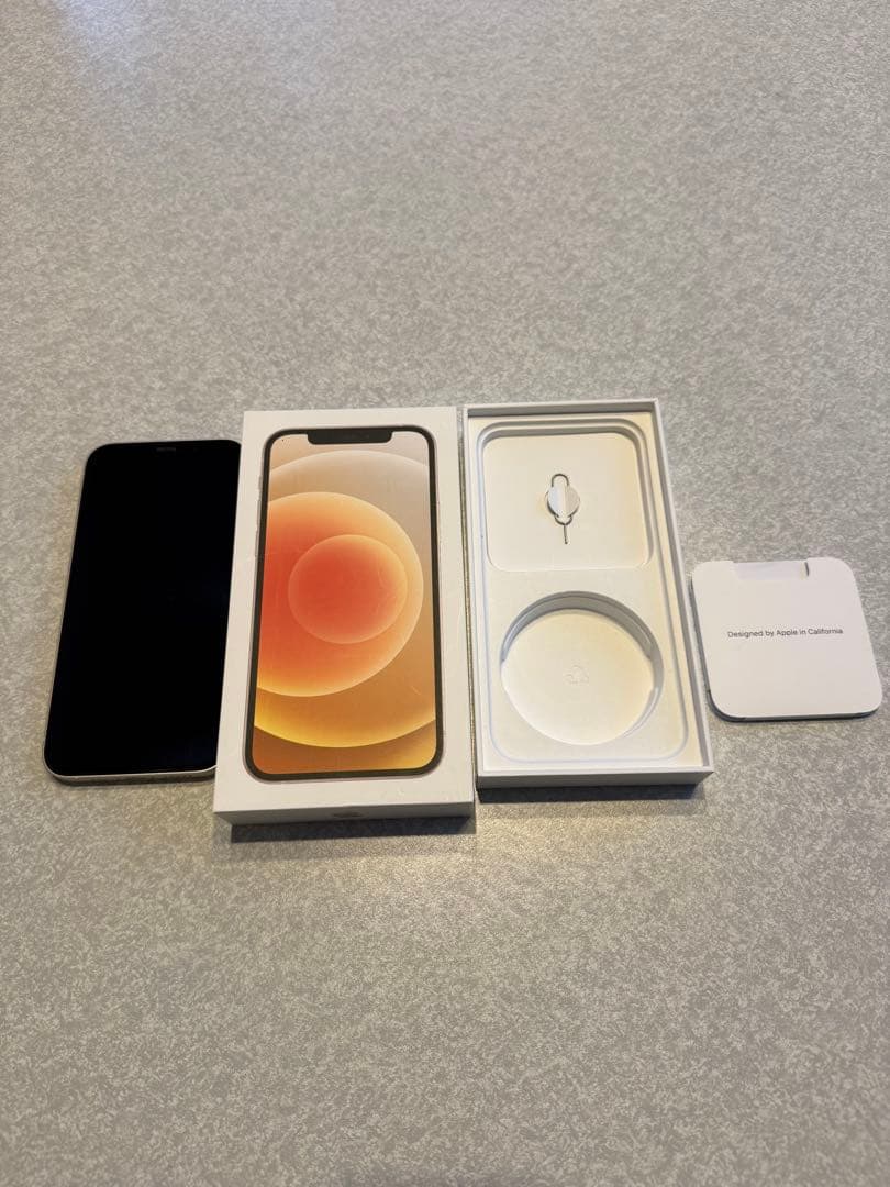 トロロ　iPhone12 64g ホワイト