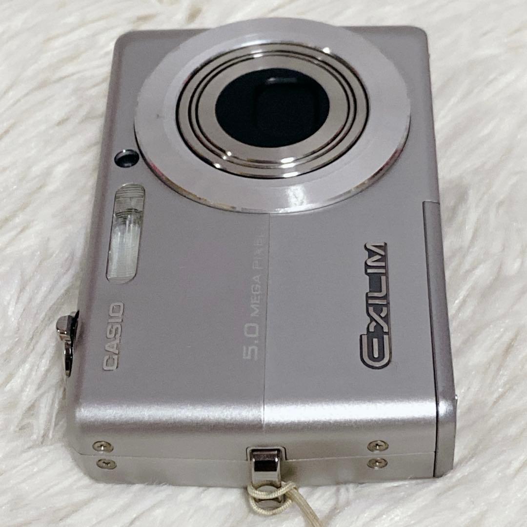 【極美品】 CASIOカシオEXILIM EX-Z500 デジカメ シルバー