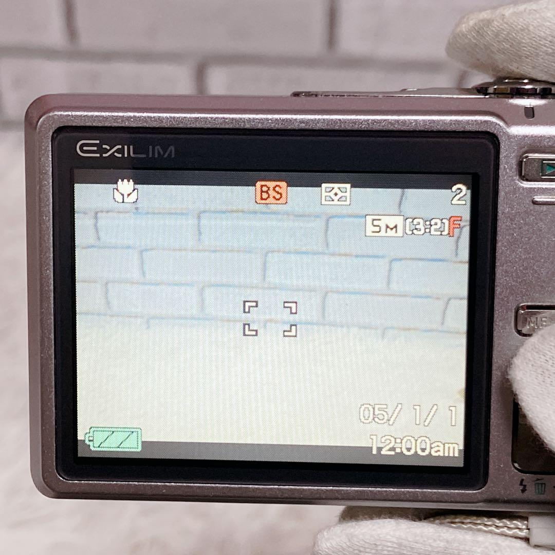 【極美品】 CASIOカシオEXILIM EX-Z500 デジカメ シルバー