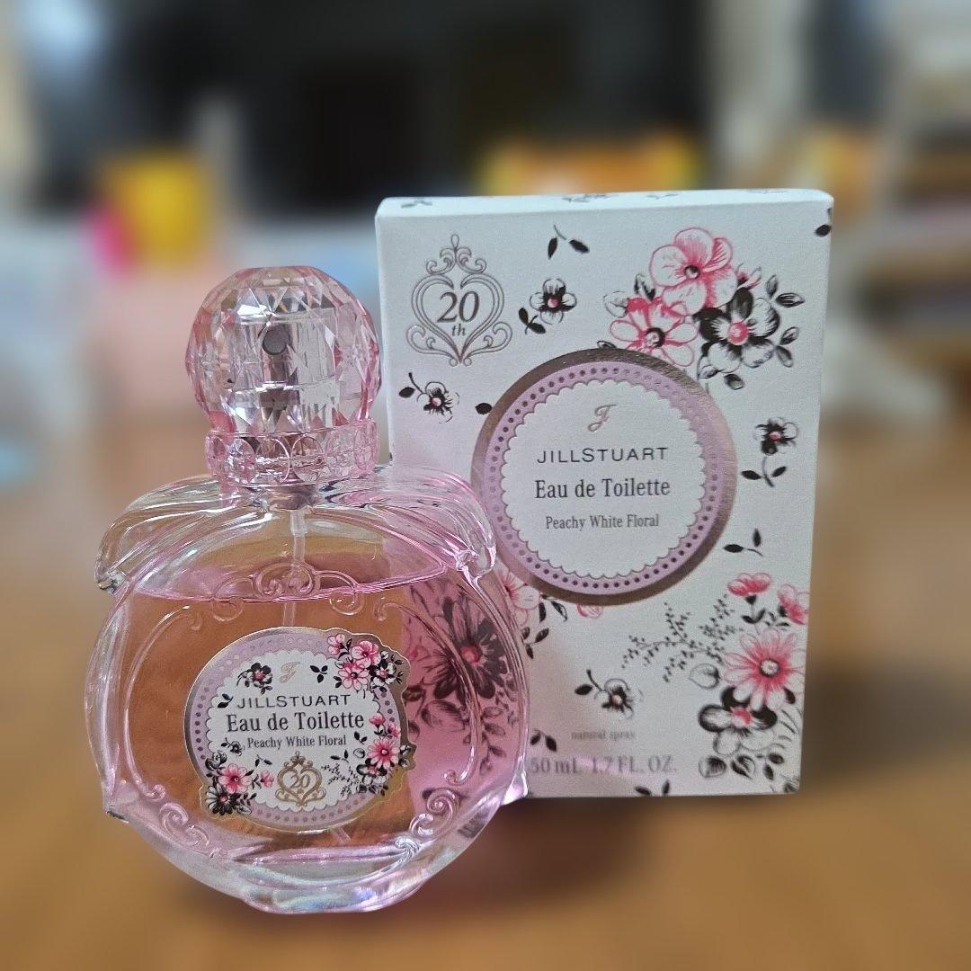 ジルスチュアート　ストロベリー&ティー、ピーチーホワイトフローラル　各50ml