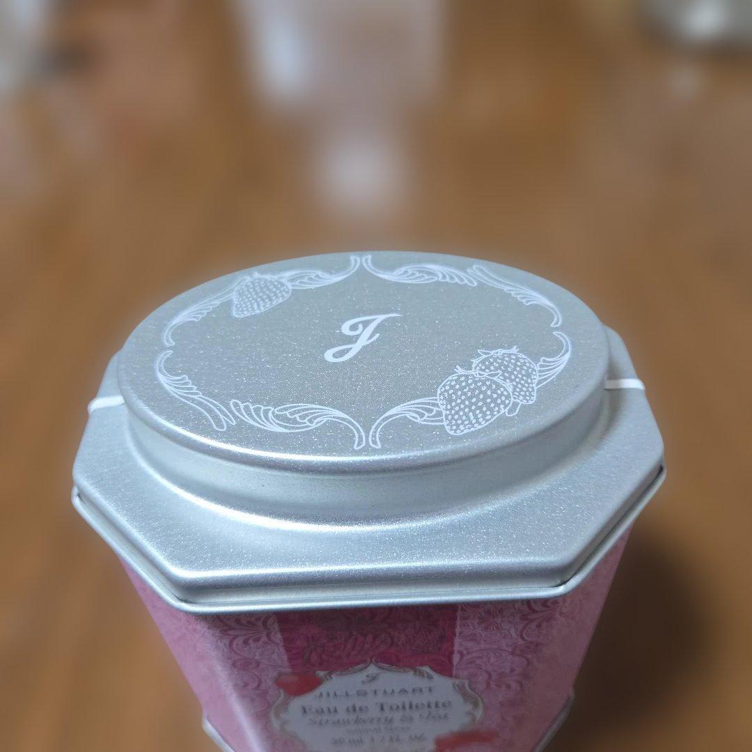 ジルスチュアート　ストロベリー&ティー、ピーチーホワイトフローラル　各50ml