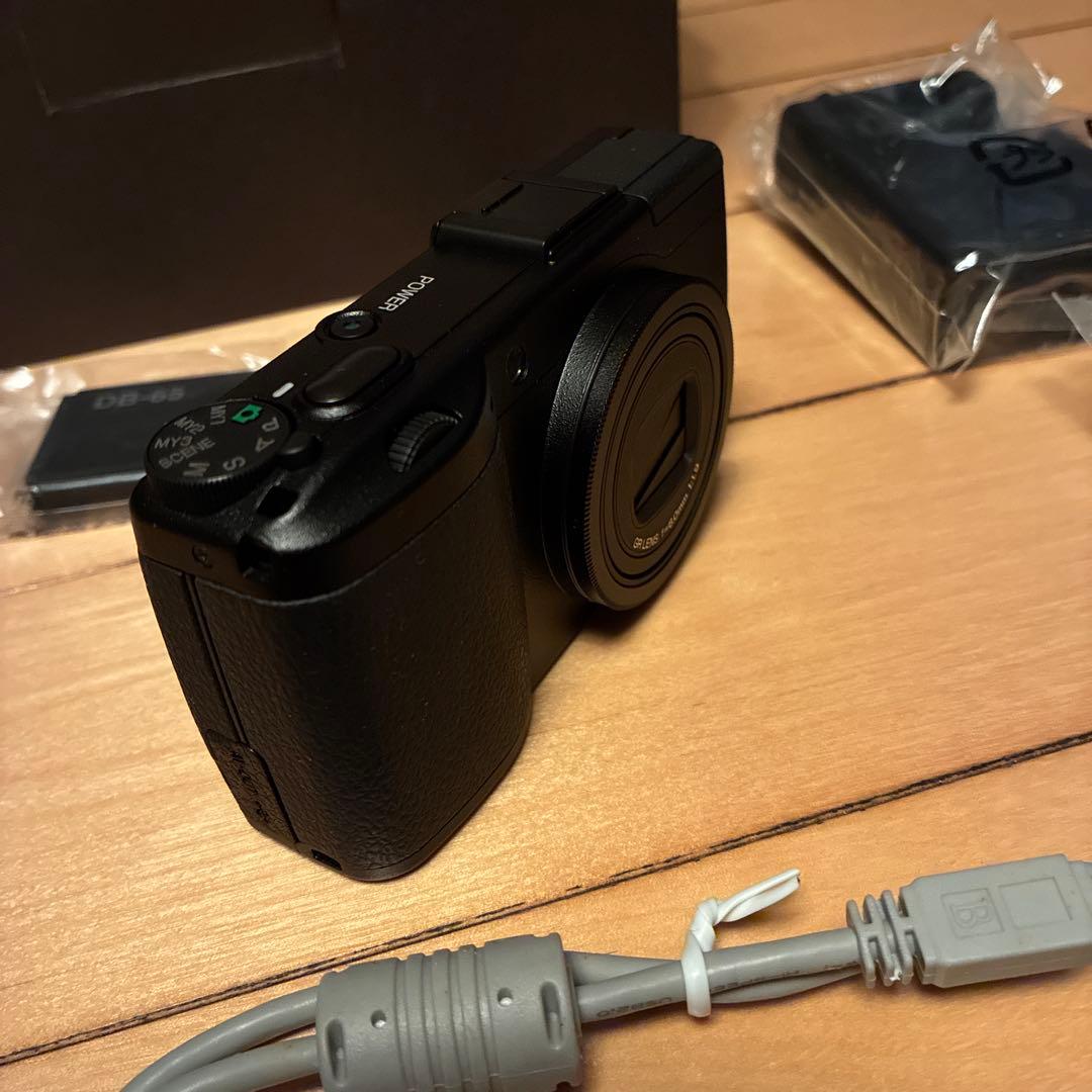 RICOH GR DIGITAL III 本体と付属品