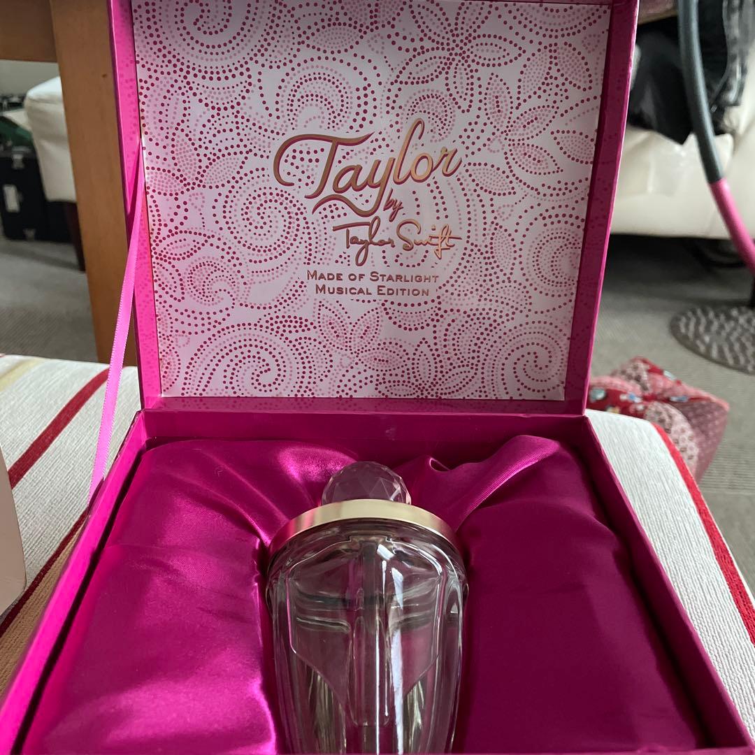 Taylor by Taylor Swift 香水　テイラースウィフト