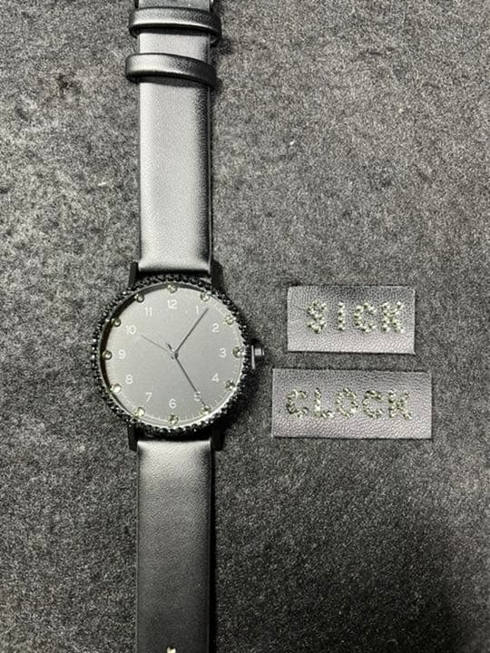 SICK CLOCK 腕時計 オリジナルブランド スワロフスキー 黒 文字盤 黒