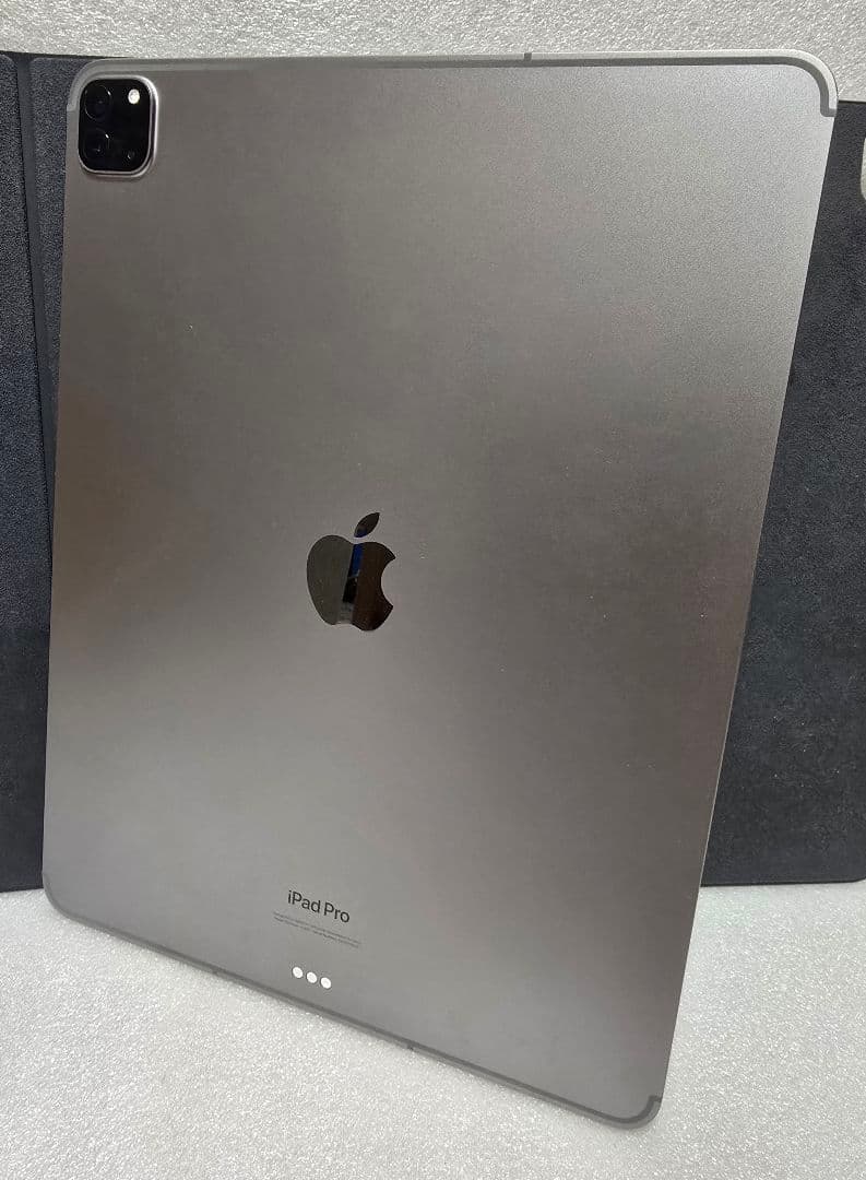 iPad pro 12.9インチ 第6世代 2TB 純正ケース付
